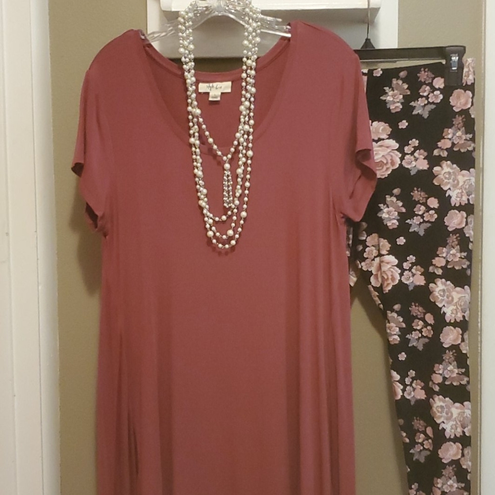 NWOT Mauve Tunic with matching leggings